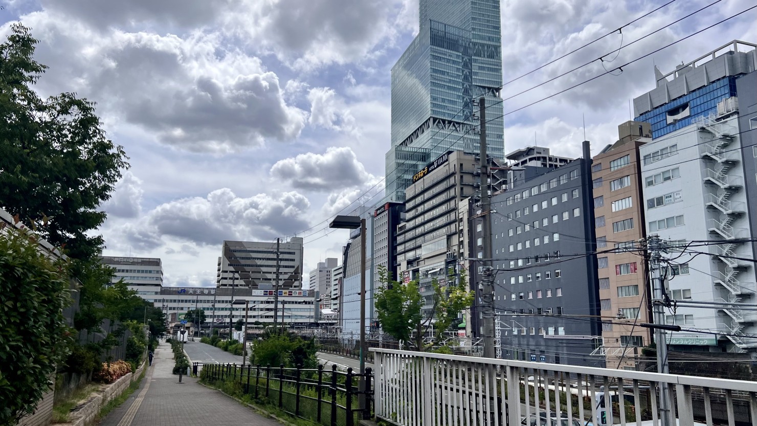 天王寺駅西口道路