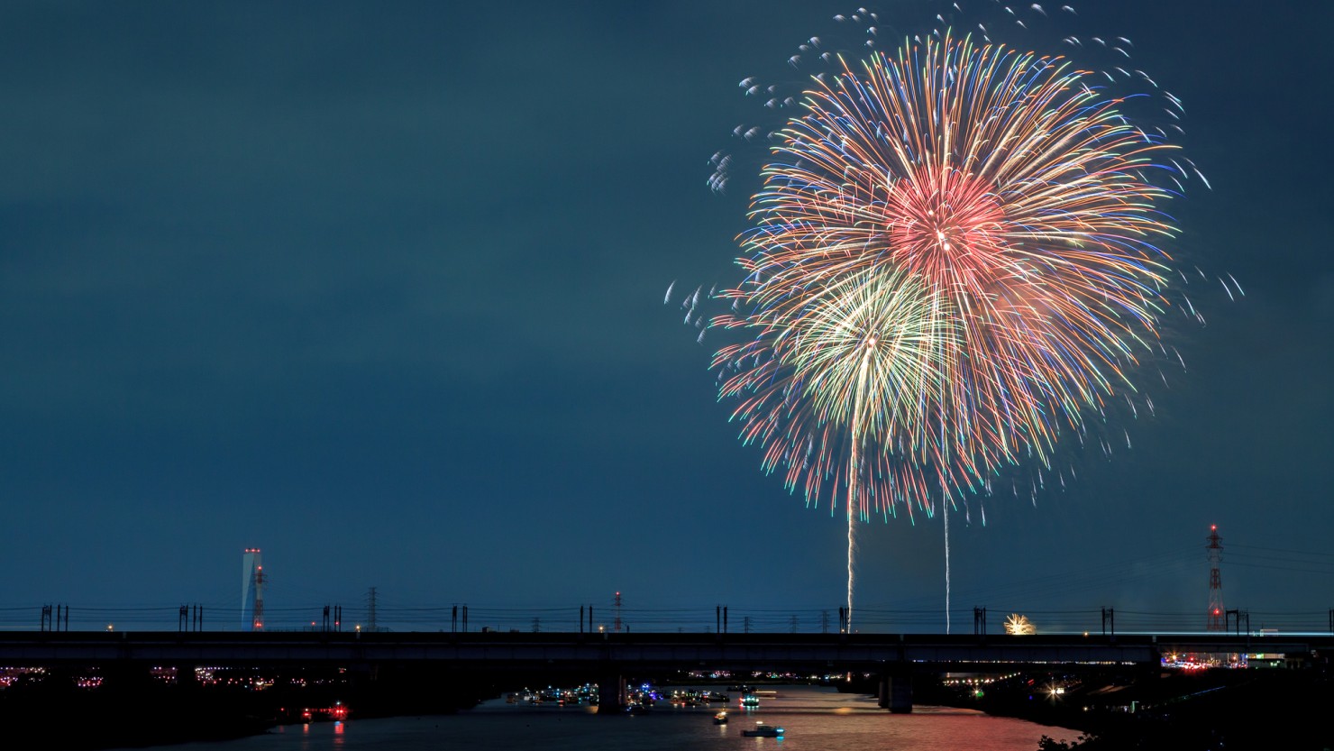 戸田橋花火大会の様子