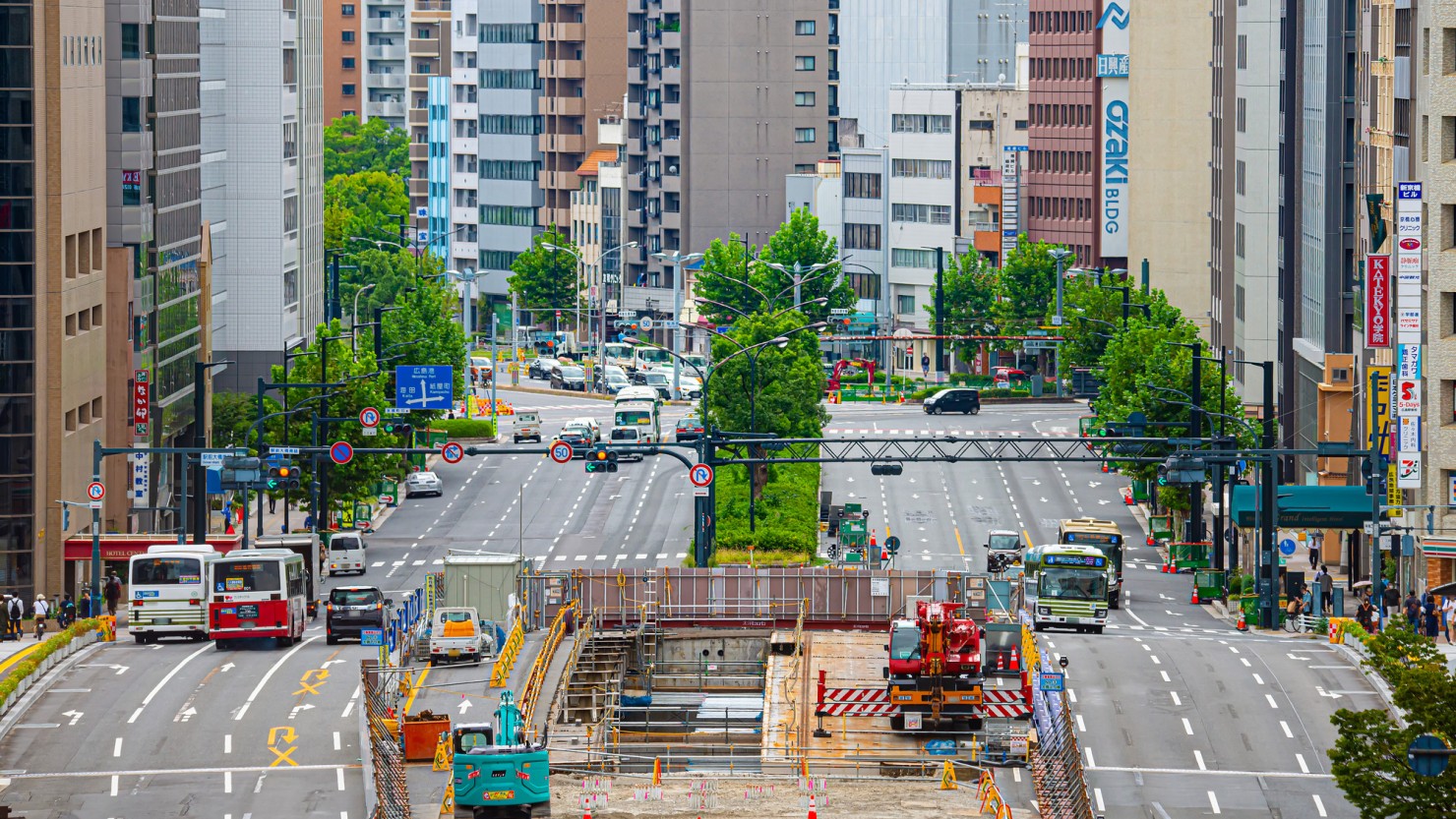 広島駅前の街並み