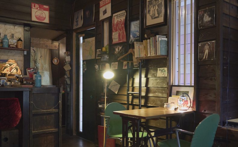 深夜に立ち寄りたい、京都・元田中の「深夜喫茶しんしんしん」