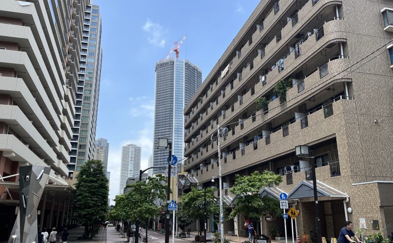 中央区「月島駅」の住みやすさは？再開発で生まれたタワーマンションと既存市街地が混在する街の魅力