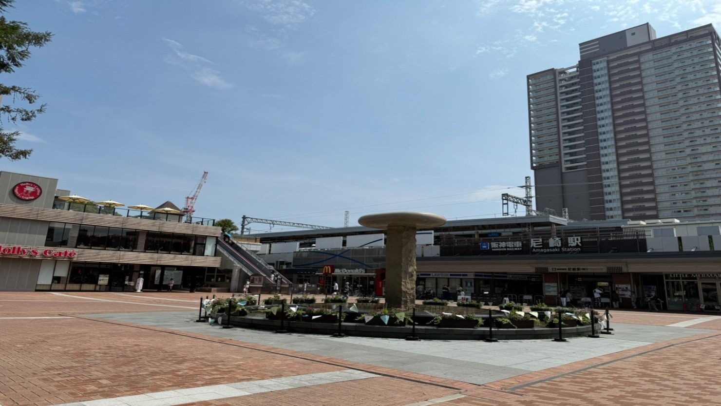 阪神尼崎駅の様子