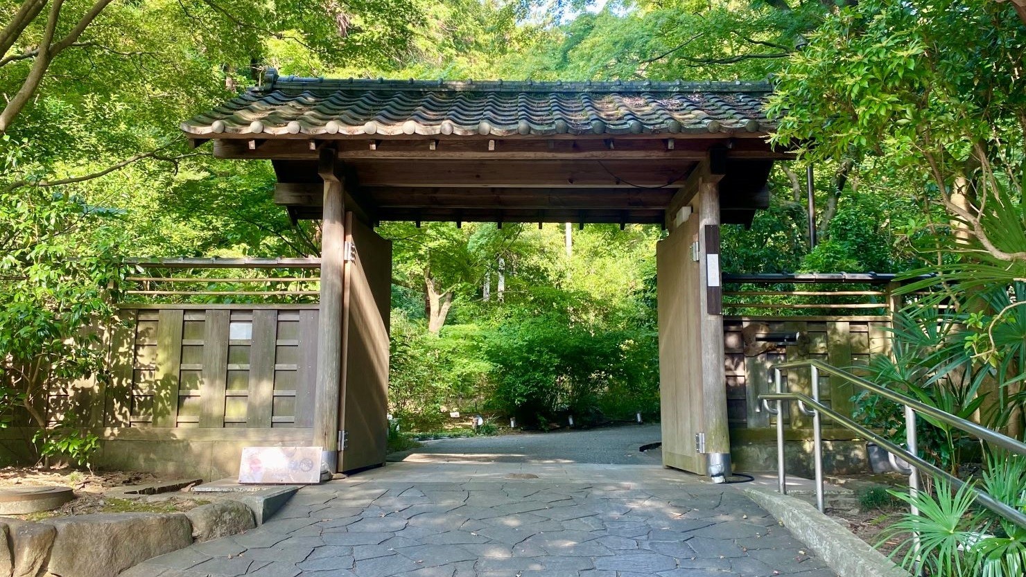 久良岐能舞台正門