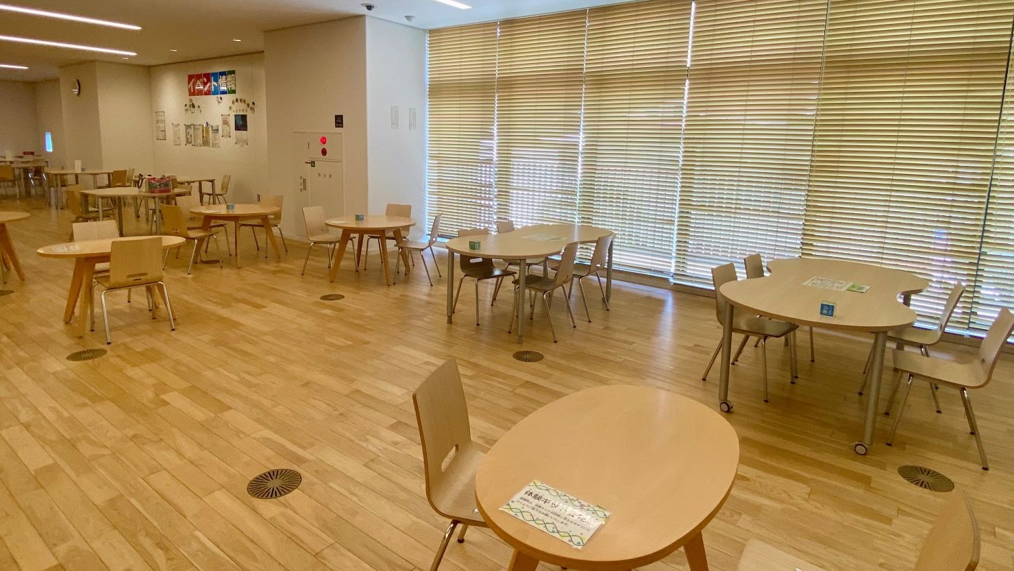 学びラウンジ(2階)
