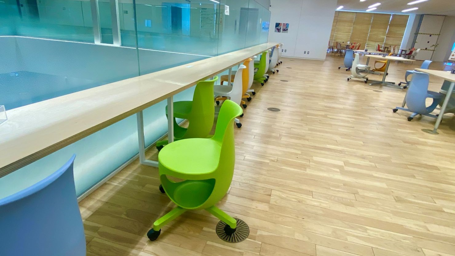 コミュニティブリッジ(2階)