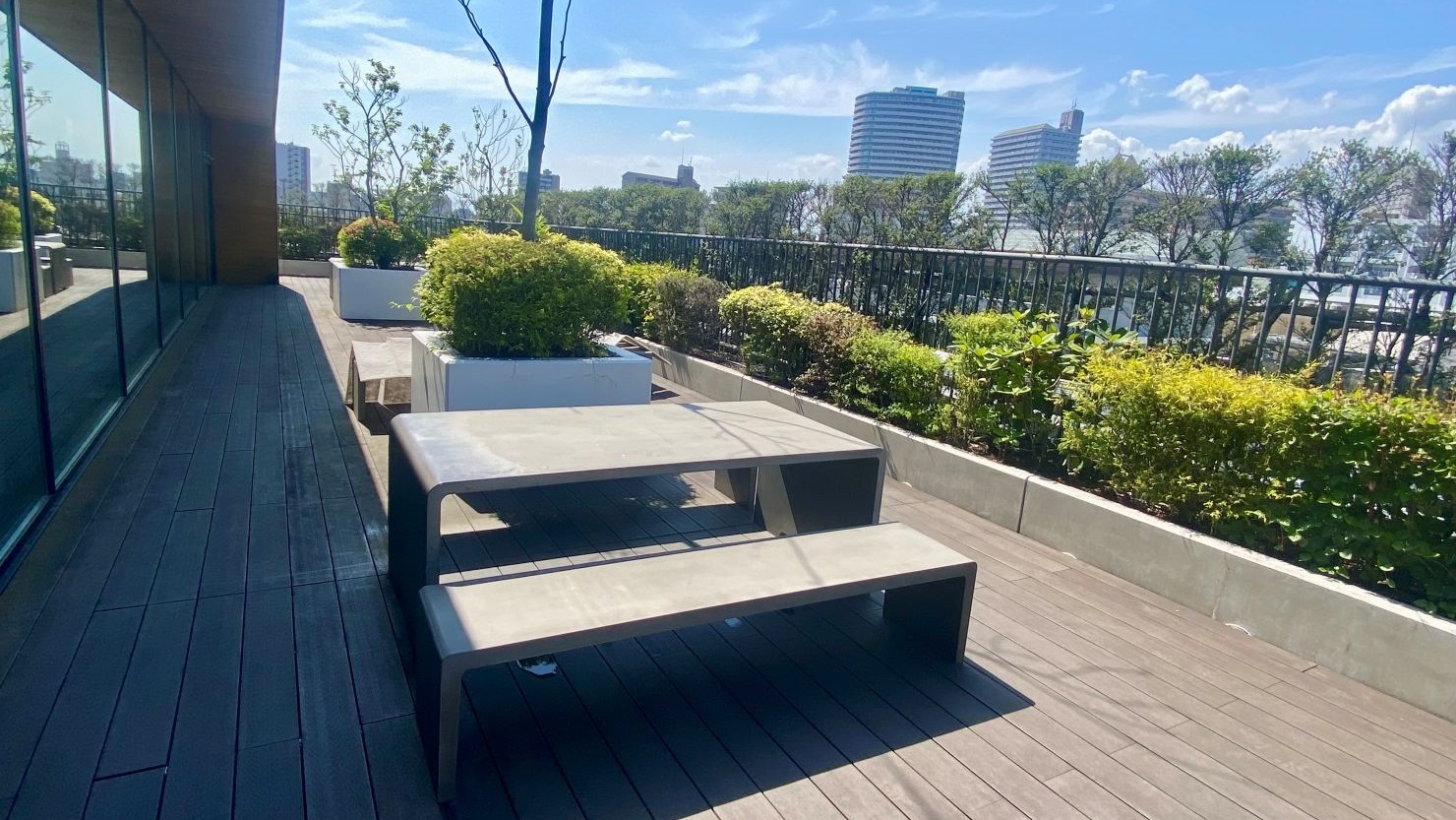 てらす・緑陰読書席(4階)