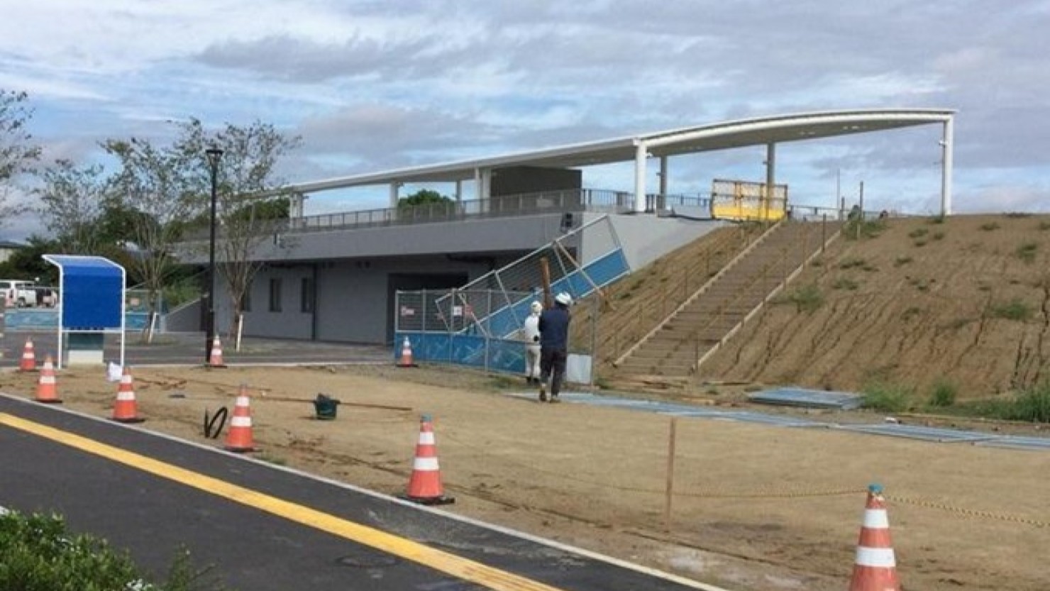 豊中つばさ公園『ma-zika』の2025年9月時点の様子。2027年3月全面開園に向けて工事が進んでいます