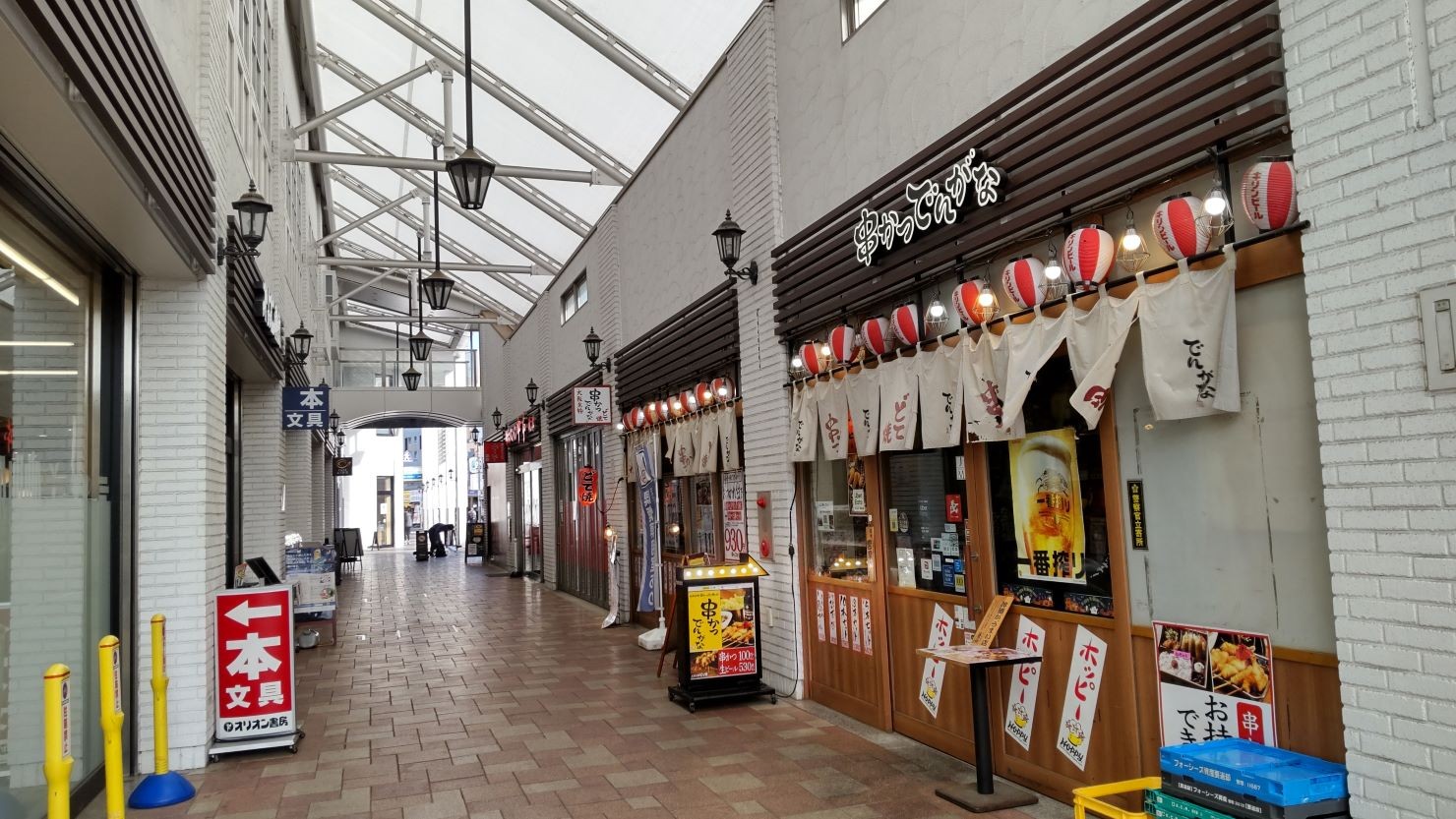 西武鉄道系の商業施設「エミオ秋津」　© 小森正弘