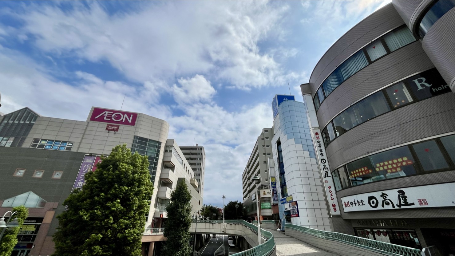 北小金駅南口ペデストリアンデッキから旧小金宿方面を望む ※2025年9月撮影