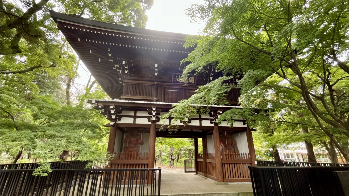 東漸寺山門(仁王門) ※2025年9月撮影