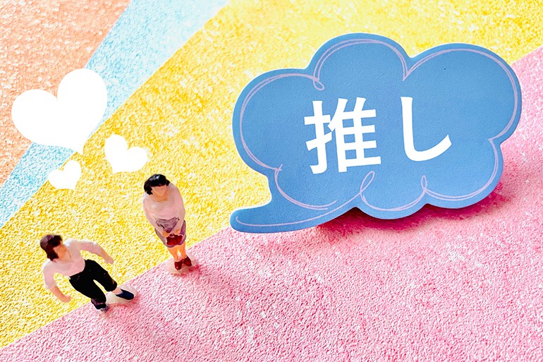 【推し活アイテム販売戦略】ファンの心を掴む「エモい」商品写真とは？プロが教える撮影の極意の物撮り