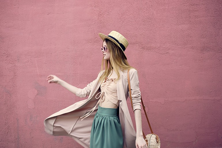 パステルカラーが「くすむ」のは、カメラの脳が嘘をつくからです