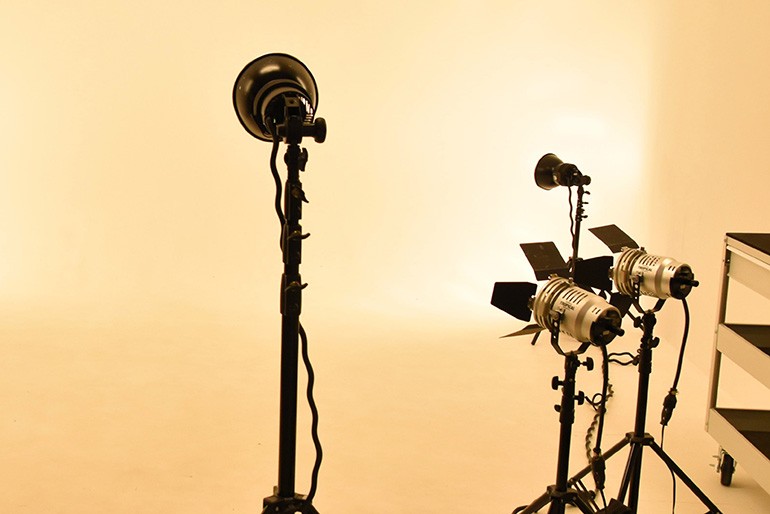 クッキー缶・マカロンの「質感」を殺さない照明設計