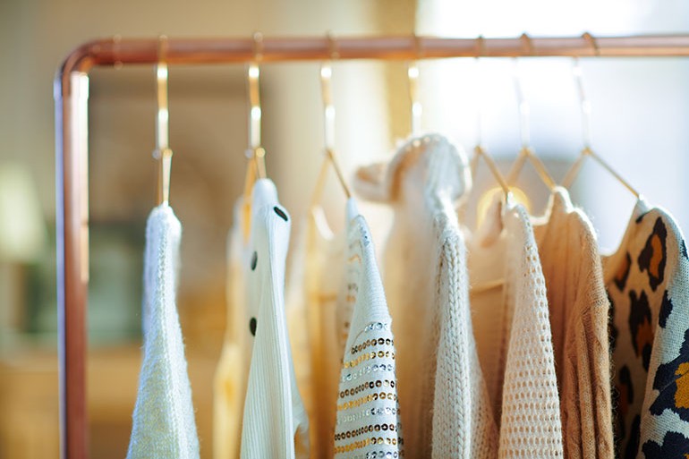 センス不要！アパレル集合写真で「クリックされる配置」を作るプロの構成術の物撮り