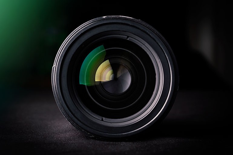 UGCの偽物を見破る！画像生成ツールの見分け方と圧倒的リアルの作り方の物撮り