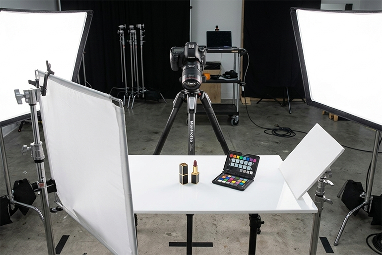 現場のプロがやっている、正確な発色を引き出す白背景の撮り方
