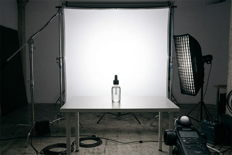 プロフォトの最新モデリングで、ガラスの反射は消えるのか？