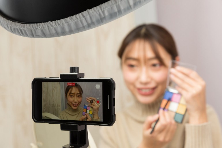 アカウント停止を防ぐ！TikTok Shopライブ禁止事項まとめの物撮り