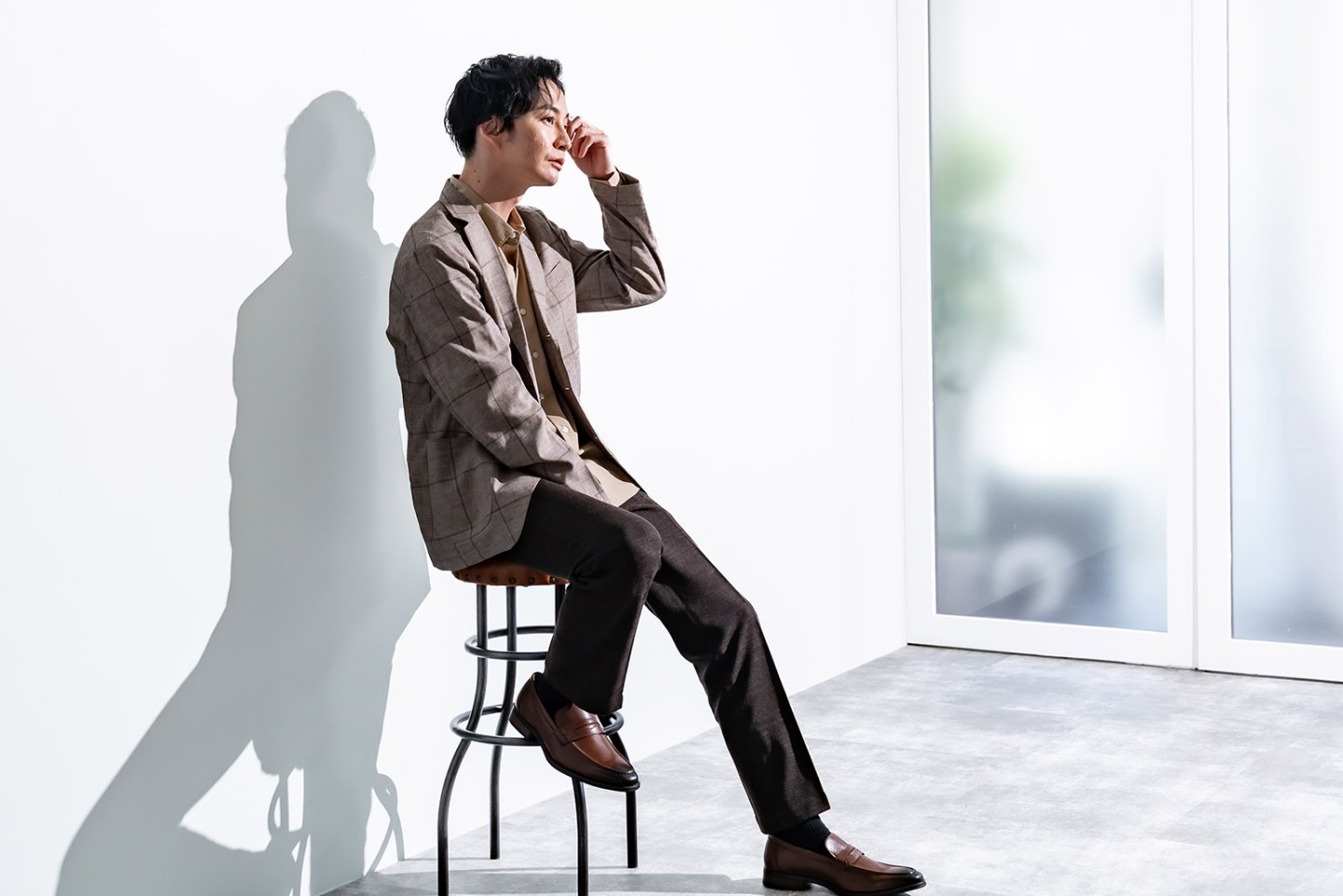 ライフスタイルへの溶け込みを表現するモデル起用とロケ撮影の効果とは？