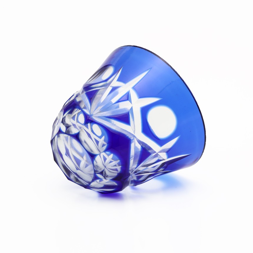 青色の江戸切子