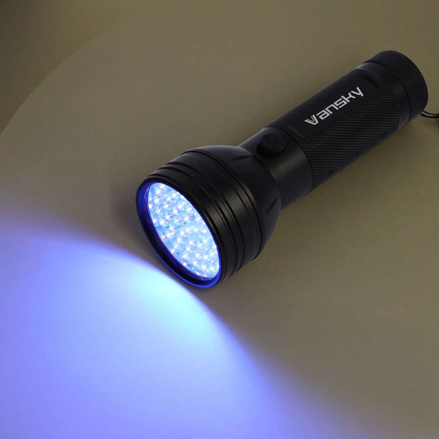 ブラックライト51LED