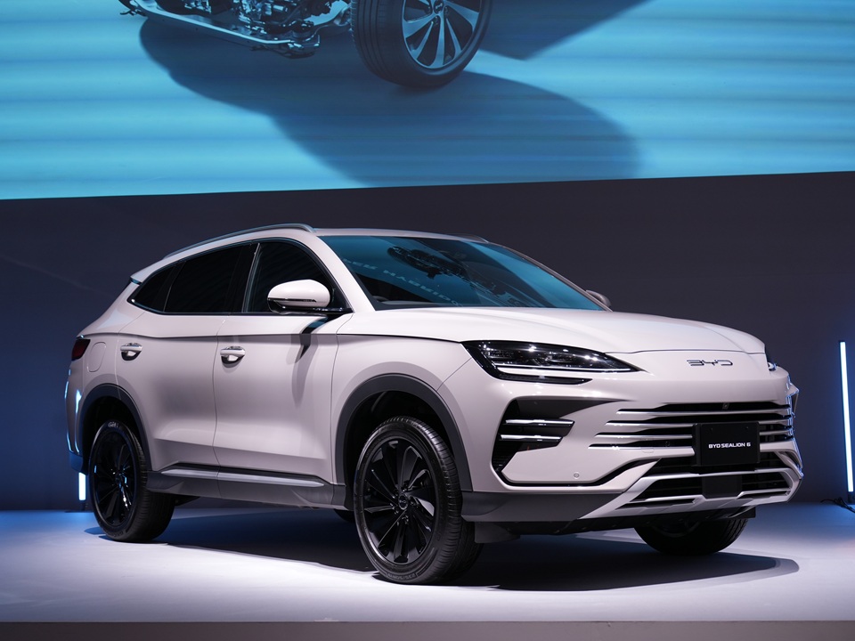 BYDスーパーハイブリッド「BYD SEALION 6」