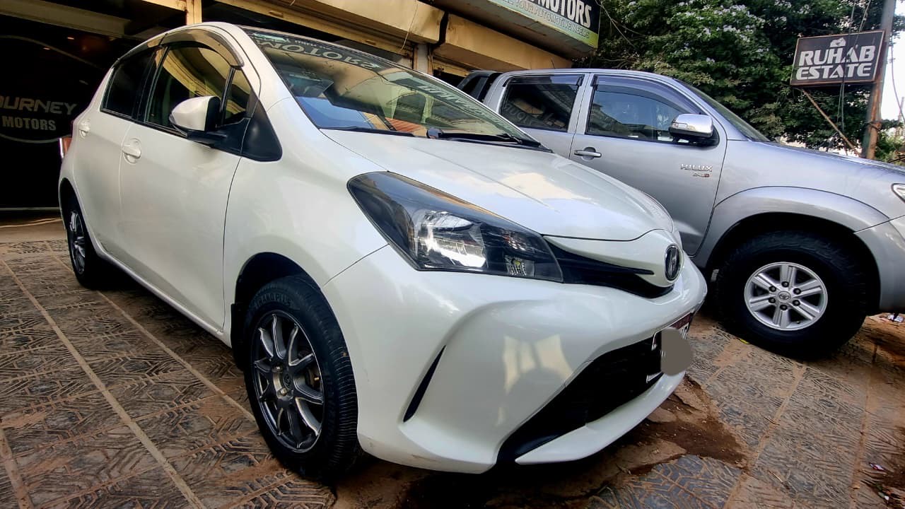 Toyota Vitz F 1.0 - photo 1