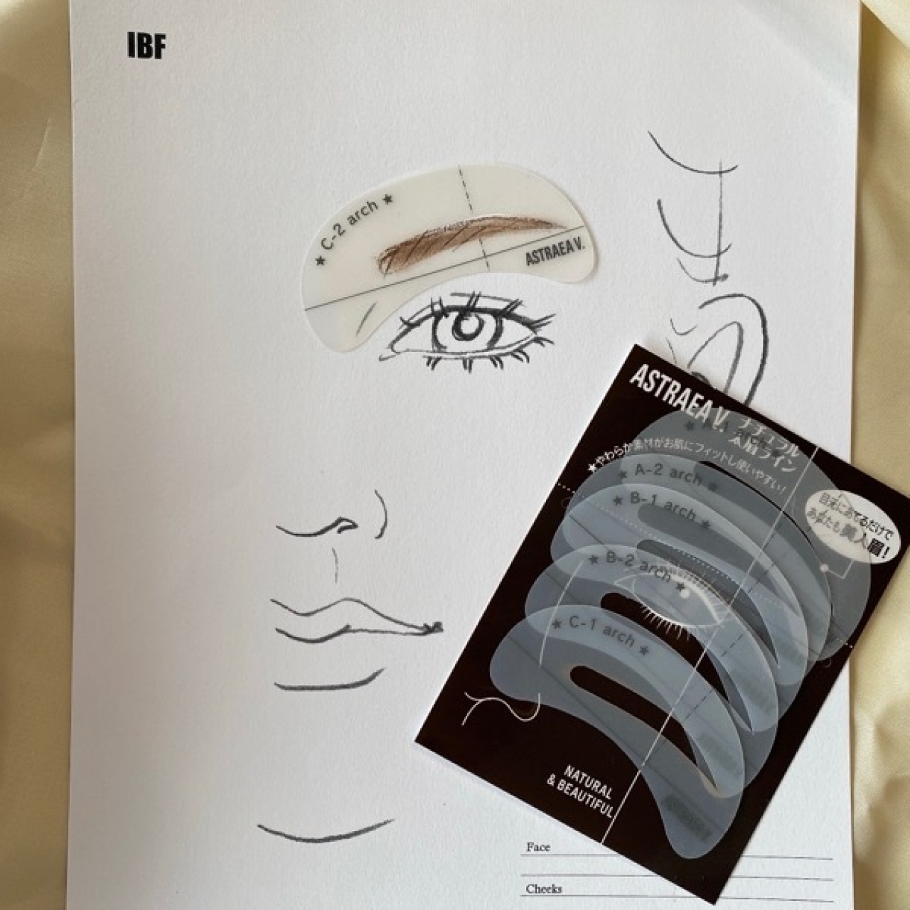 ３ケタで買える優秀 眉テンプレート を発見 不器用さんでもサロン級の眉に プチプラコスメハンターkidosaya Baila