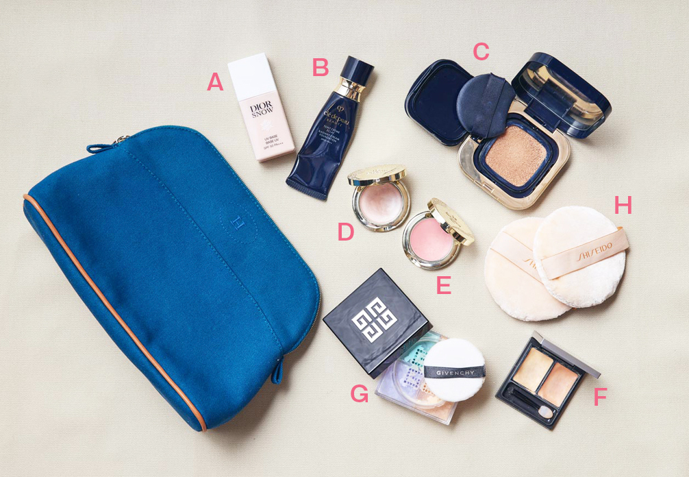 遼河はるひさんのポーチの中身①