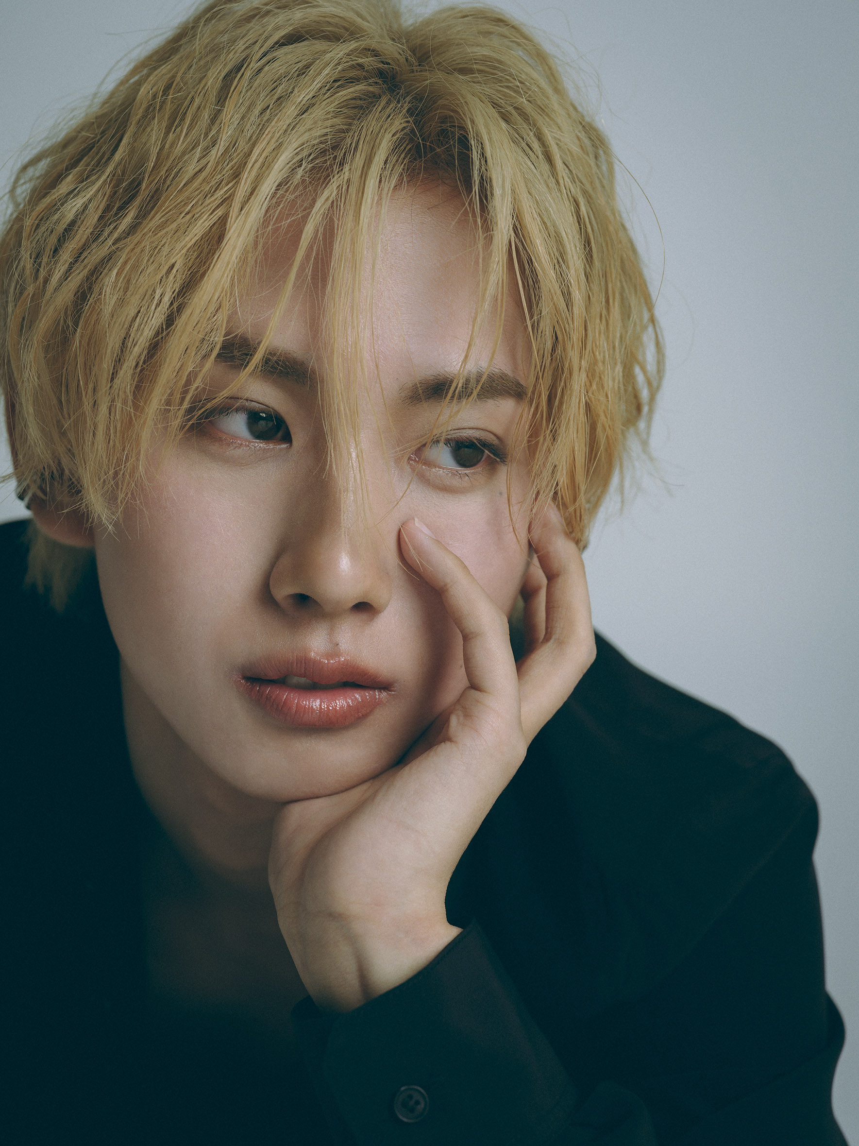 モデル 鈴木凌　顔のアップ