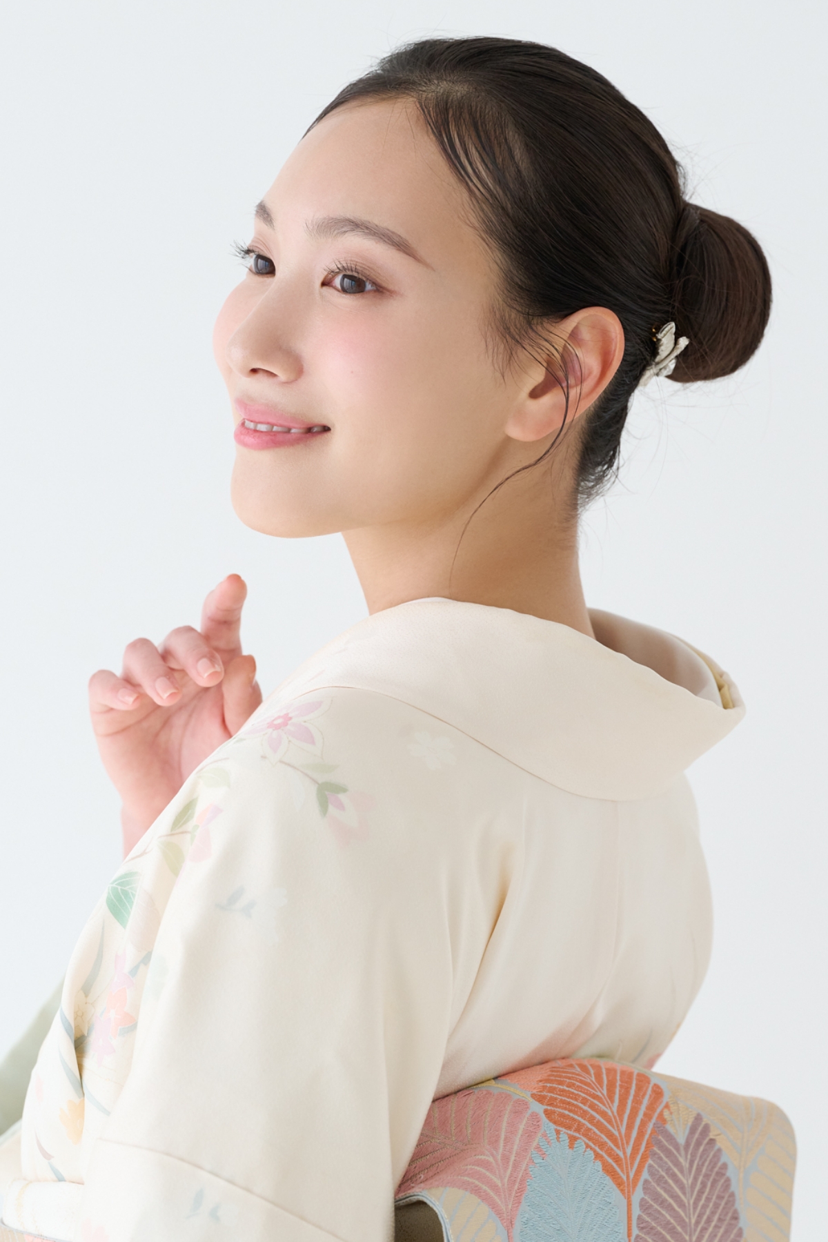 【セミロング①着物】清潔感と上品さを兼ね備えたくるりぱ仕立てのシニヨン