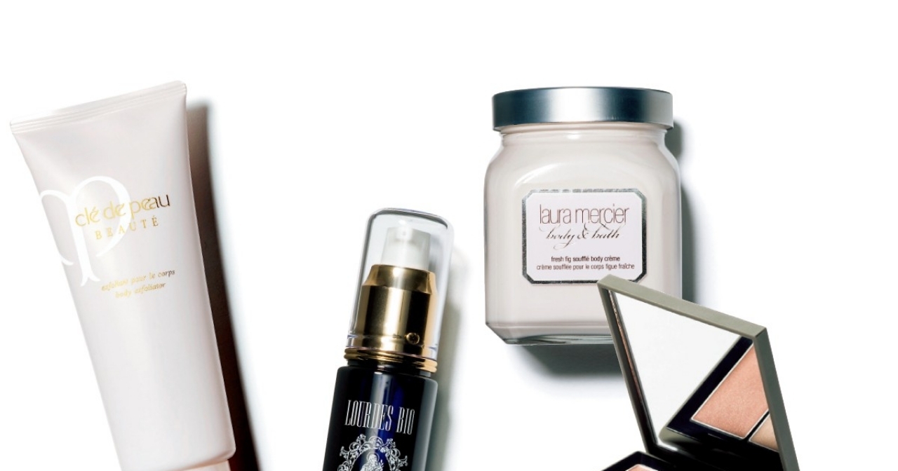 二度見されるデコルテづくり 華奢オンナを演出する あざとい テクも公開 マキアオンライン Maquia Online