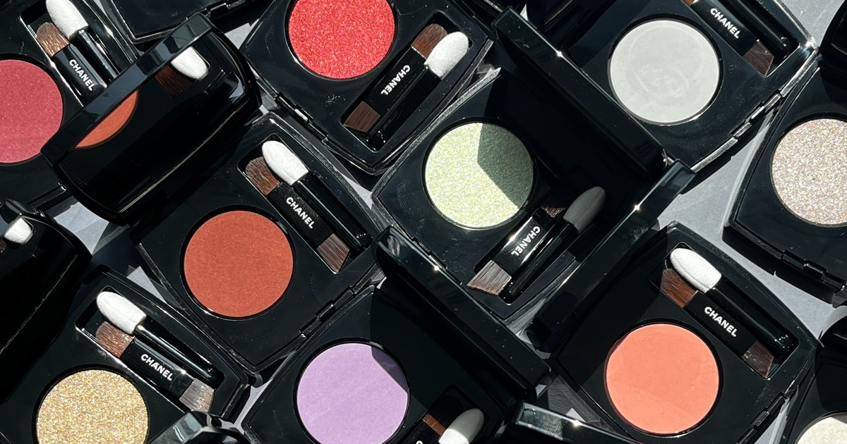 シャネルの3つの質感を楽しめる新アイシャドウを全色スウォッチ！ 人気