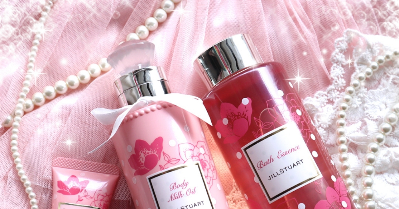 しっとり&いい香り❤ジルスチュアートのボディミルクハンドクリームバスエッセンスで至福の時間❤ | マキアオンライン(MAQUIA ONLINE) しっとり&いい香り❤ジルスチュアートのボディミルクハンドクリームバスエッセンスで至福の時間❤ | マキアオンライン(MAQUIA ONLINE)