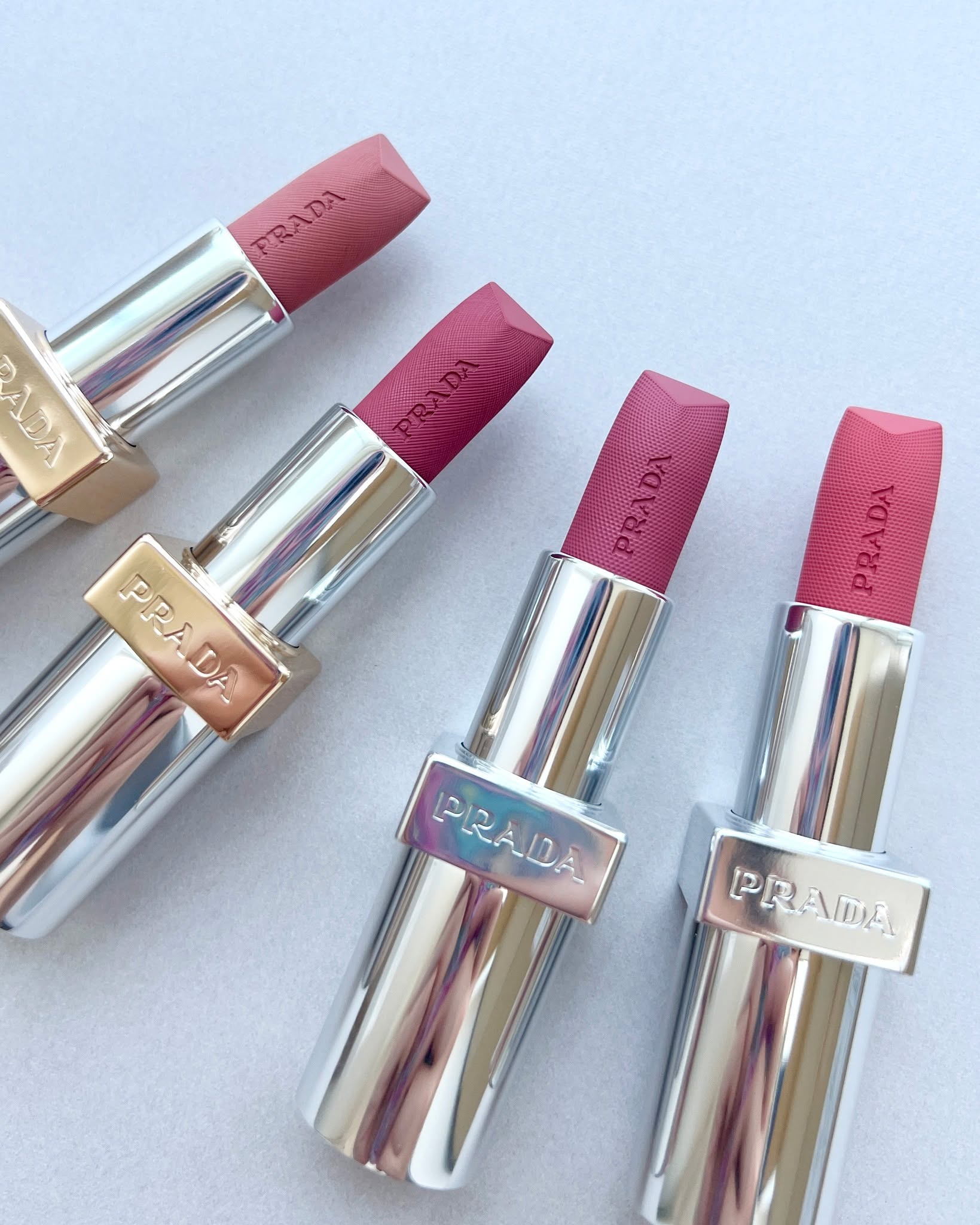 プラダ ビューティ モノクローム ピンク シリーズ
