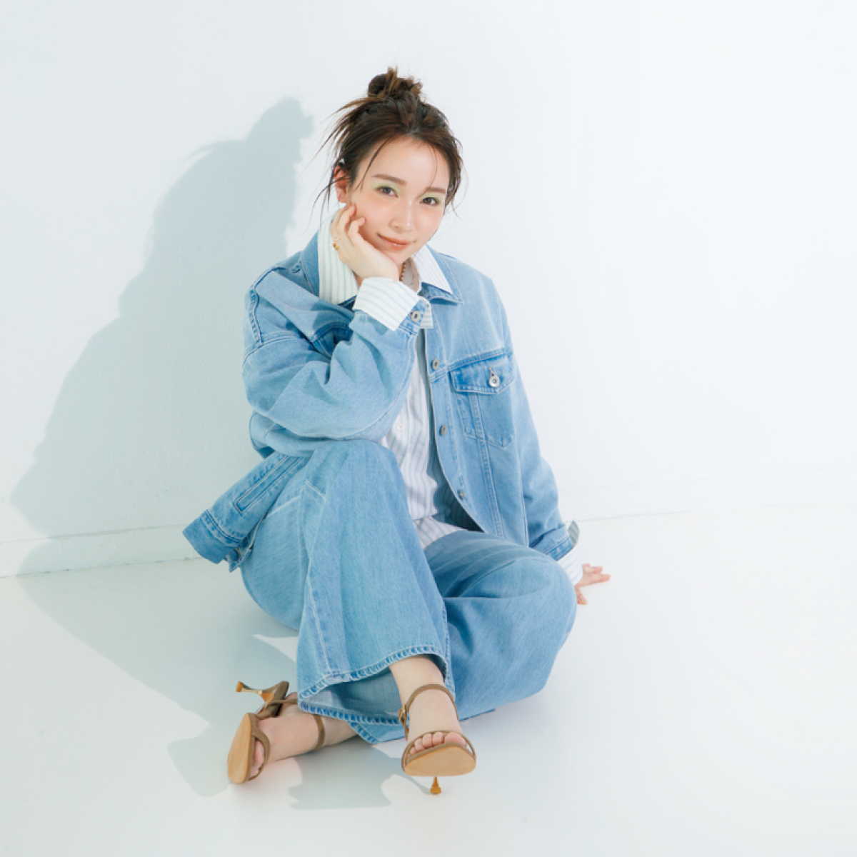 守屋麗奈さん主演！ ユニクロコーデに魔法をかけるメイクの最強方程式 PhotoGallery_1_1