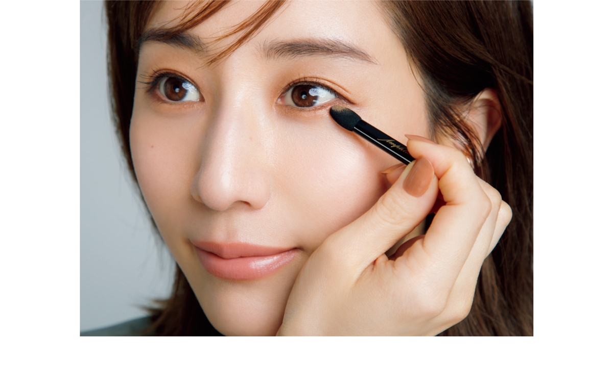 下まぶた目尻側の“影”でワイドに見せる