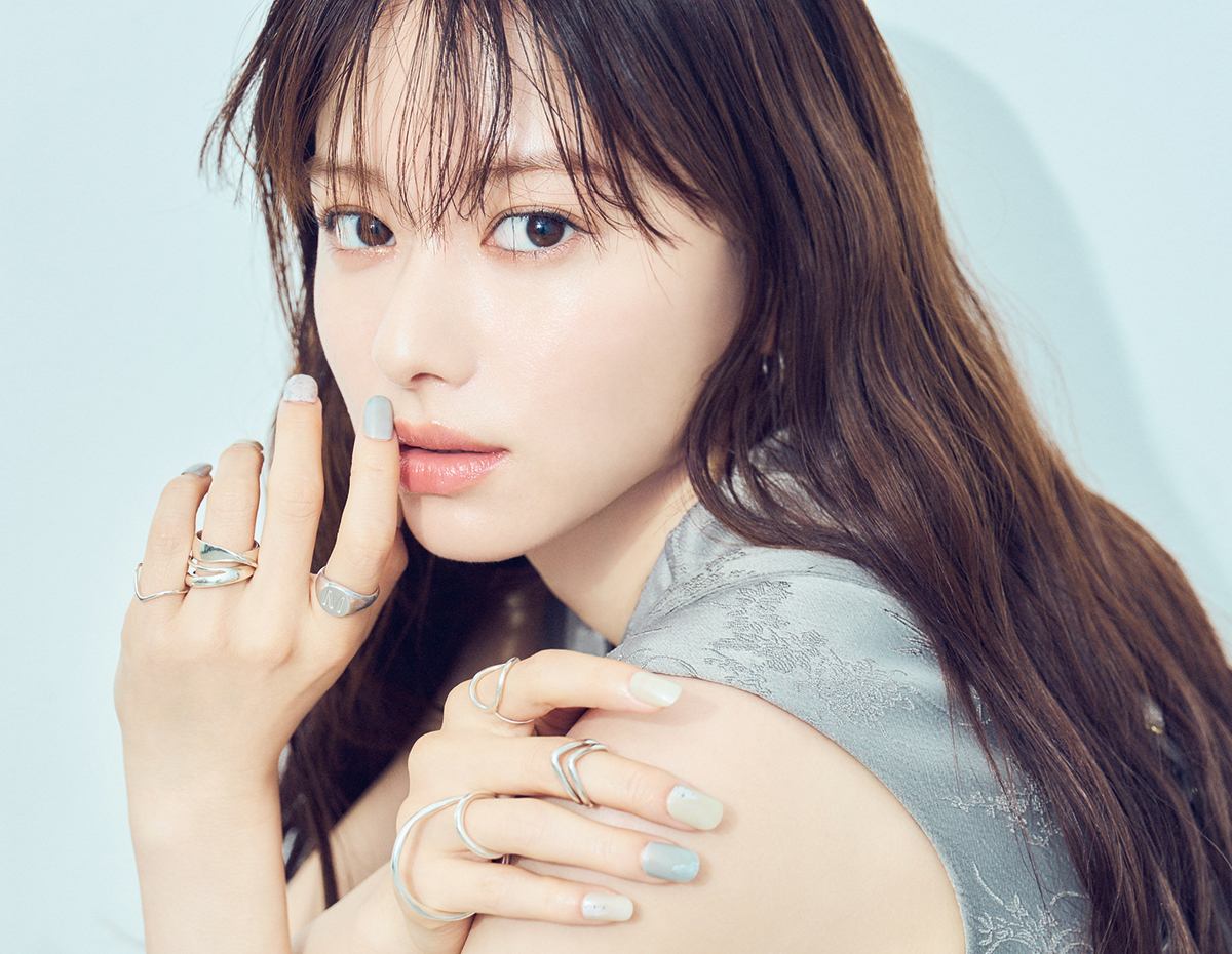 山本舞香連載　最旬のシルバーリングにベストバランスな夏ネイルとは？