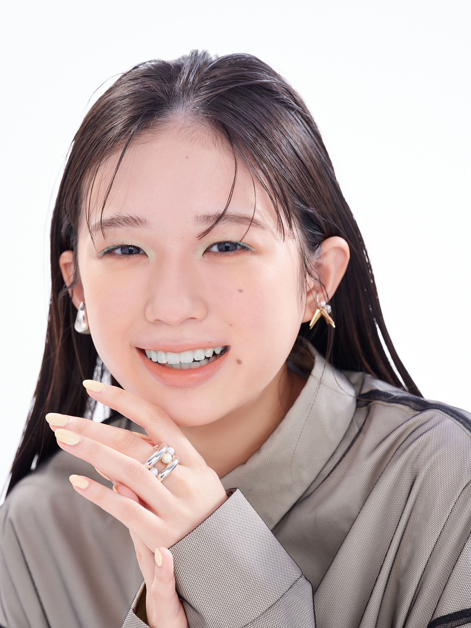 私立恵比寿中学　小久保柚乃　カラーメイク　グリーン　緑メイク