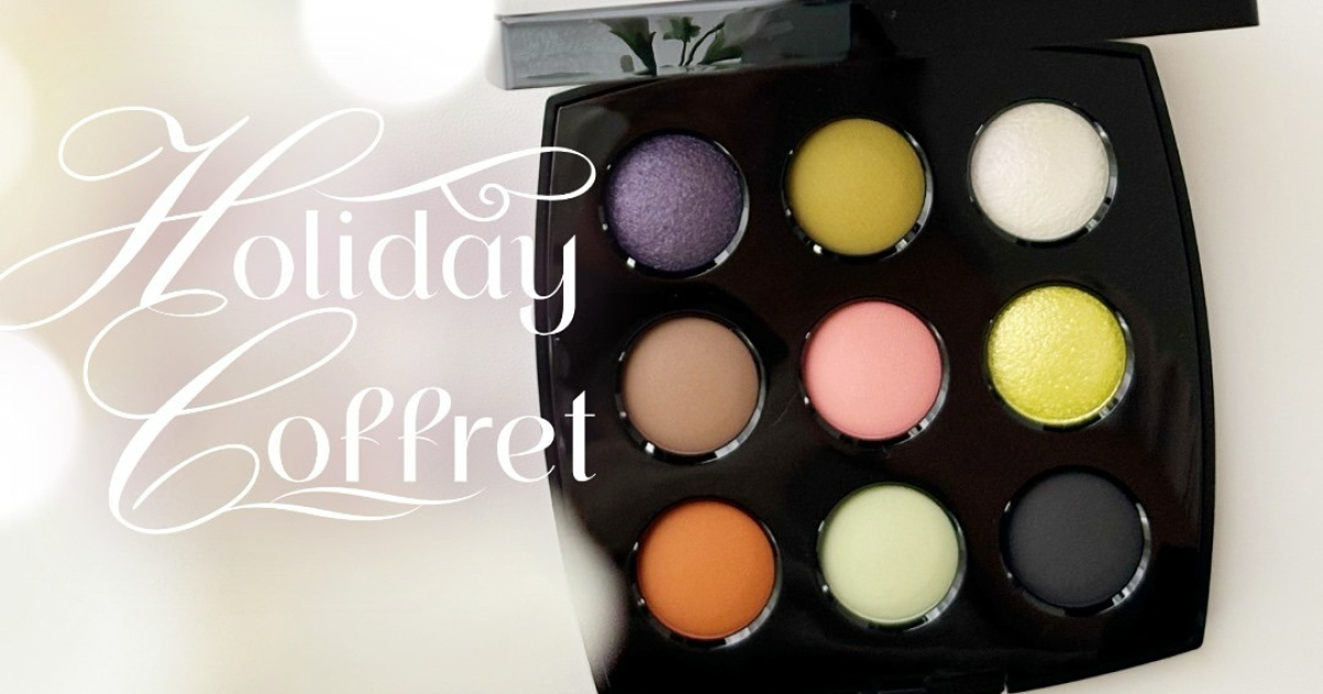 CHANEL　シャネルアイシャドウ　クリスマスコフレN°5【新品未使用】箱付き CHANEL シャネルアイシャドウ クリスマスコフレN°5【新品未使用】箱