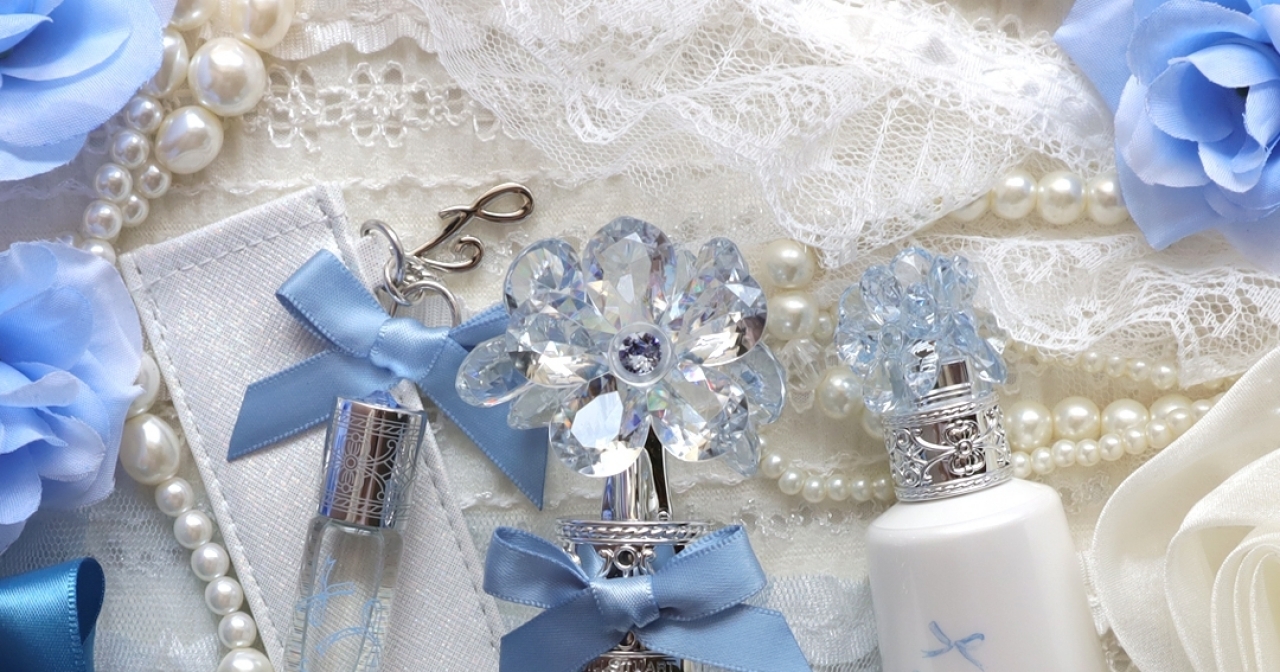 年版限定復刻 ジルスチュアート サムシングピュアブルーコレクション マキアオンライン Maquia Online