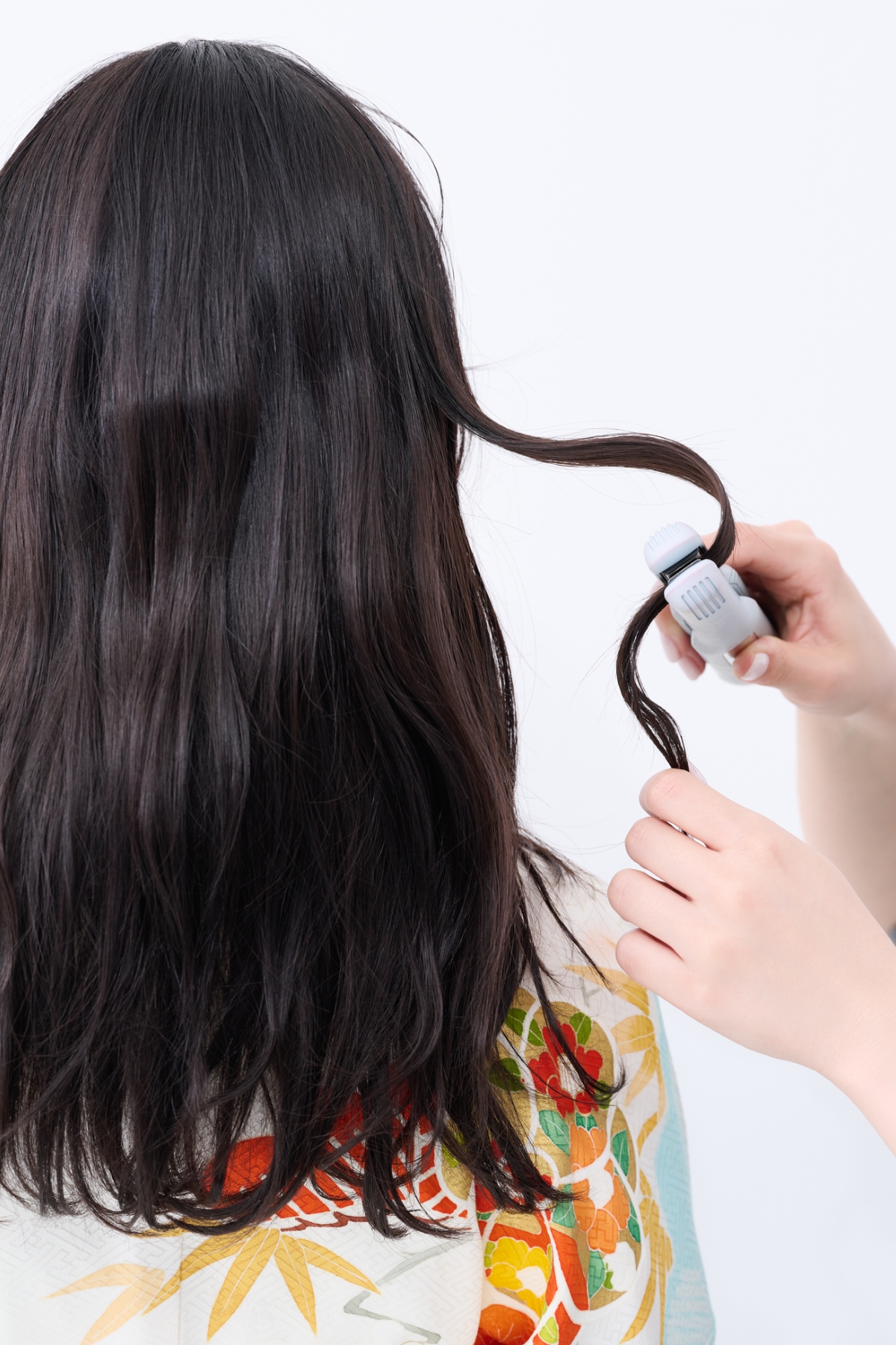 【卒業式袴ヘアアレンジ・セミロング③】S字ウェーブがモダンなハーフアップシニヨン　STEP1