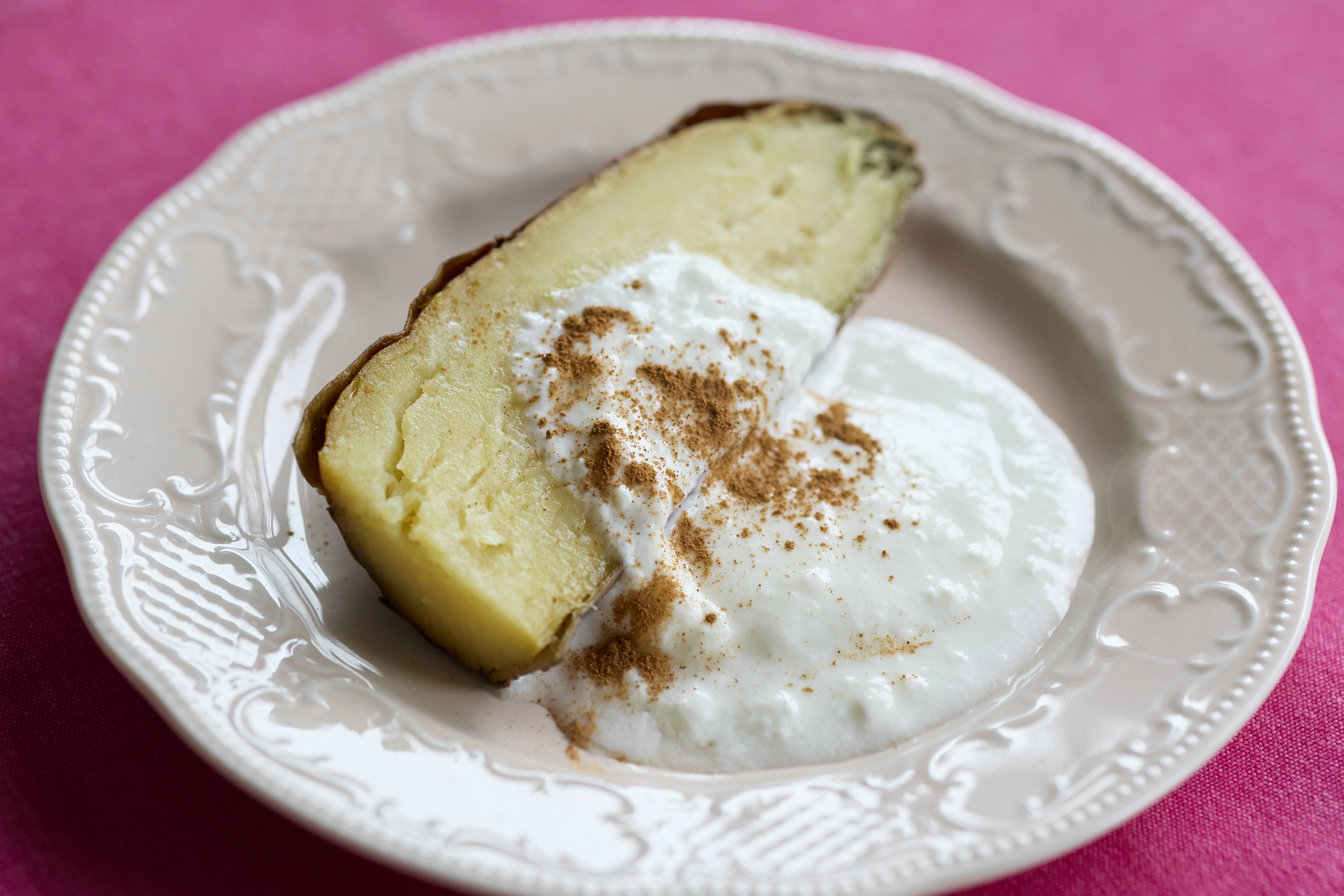 ヨーグルトを焼きいもにかける簡単レシピ　ダイエットレシピ