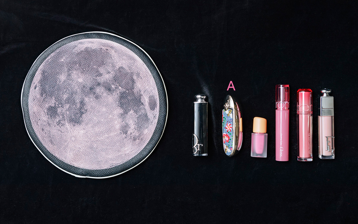 声優潘めぐみポーチ③