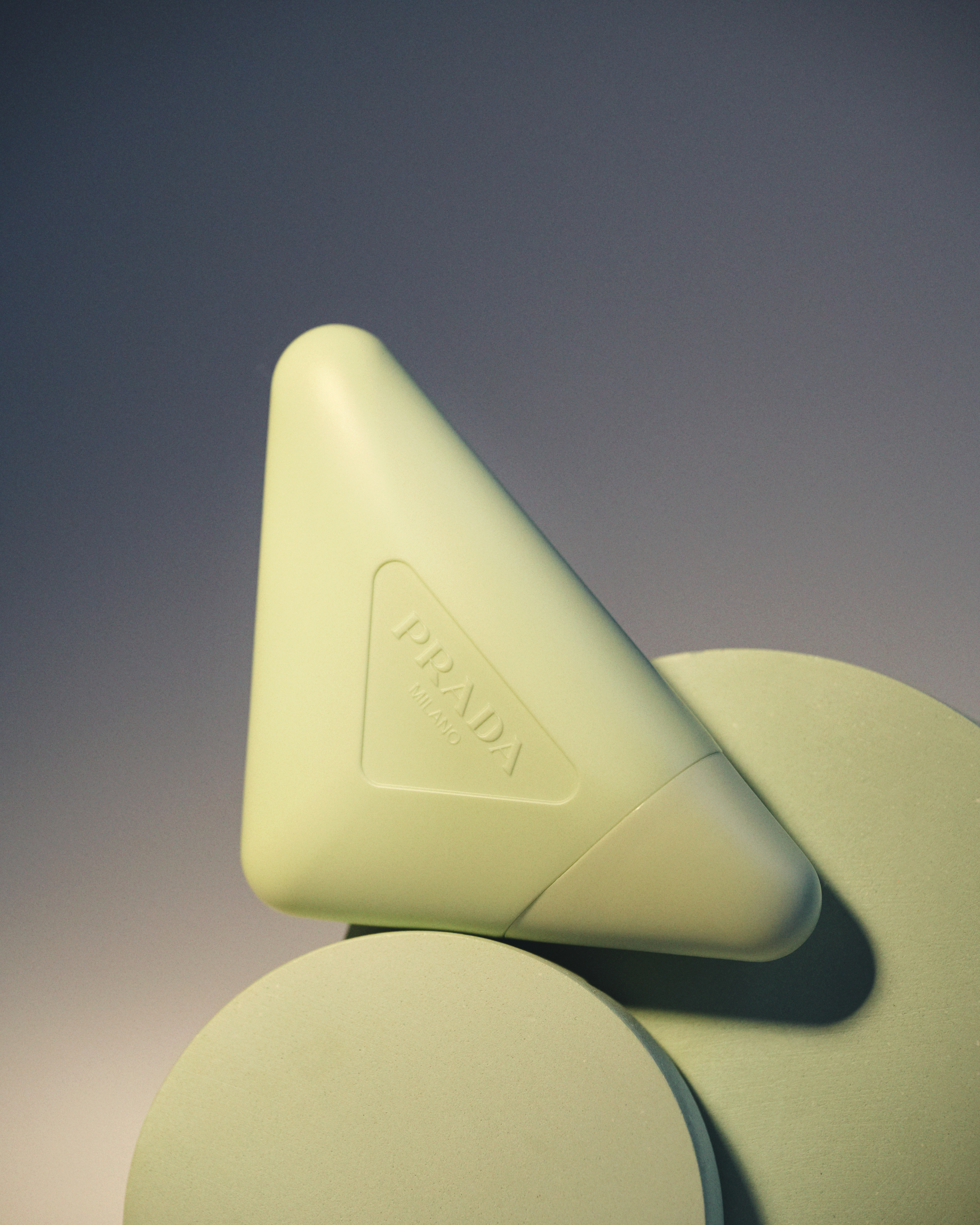 ハンドクリーム ハイブランド おすすめ プラダ ハンド トリプルケア ハンドクリーム