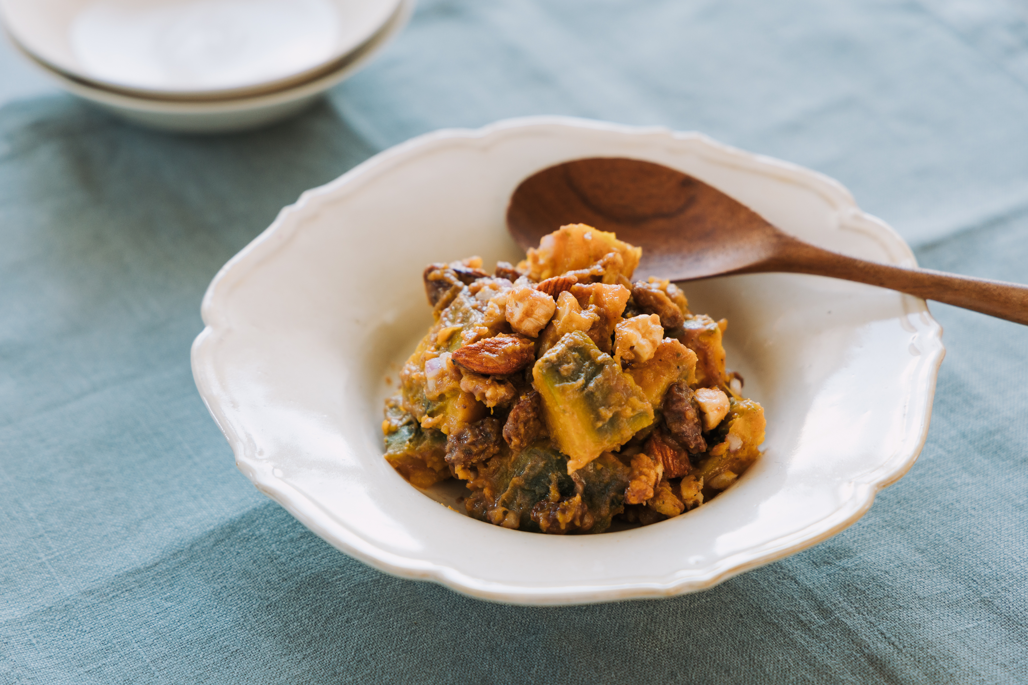 発酵あんことカボチャ、ナッツ、レーズンのサラダ