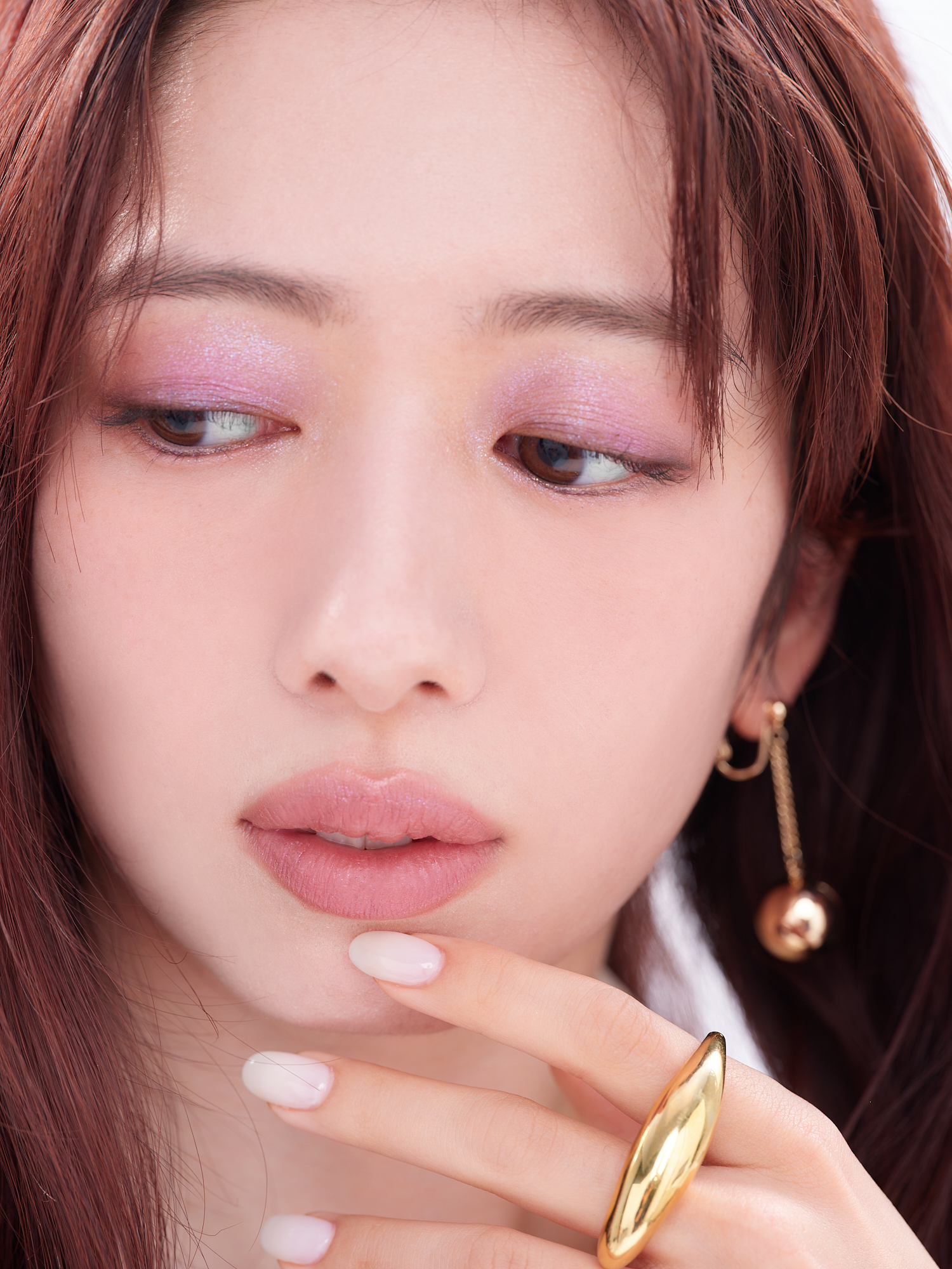 私立恵比寿中学　真山りか　パープルメイク　目元より