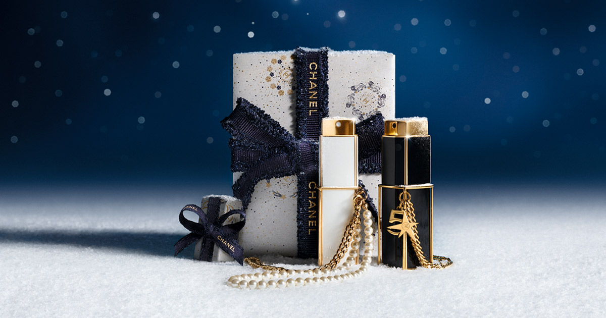 CHANEL♡スパンコール装飾フラワー&クマのブローチノーメーカーおまけセット♡ CHANEL♡スパンコール装飾フラワー&クマのブローチノーメーカーおまけ