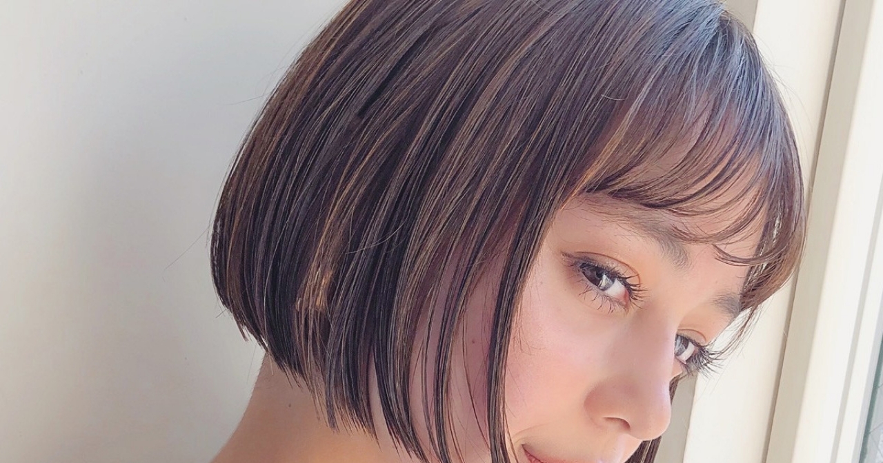 今すぐ美人になれる 前下がりラインの小顔ストレートボブ マキアオンライン Maquia Online