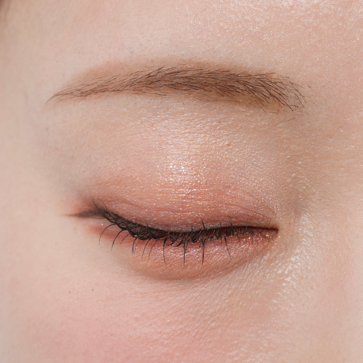 声優石飛恵里花アイメイク完成閉じ